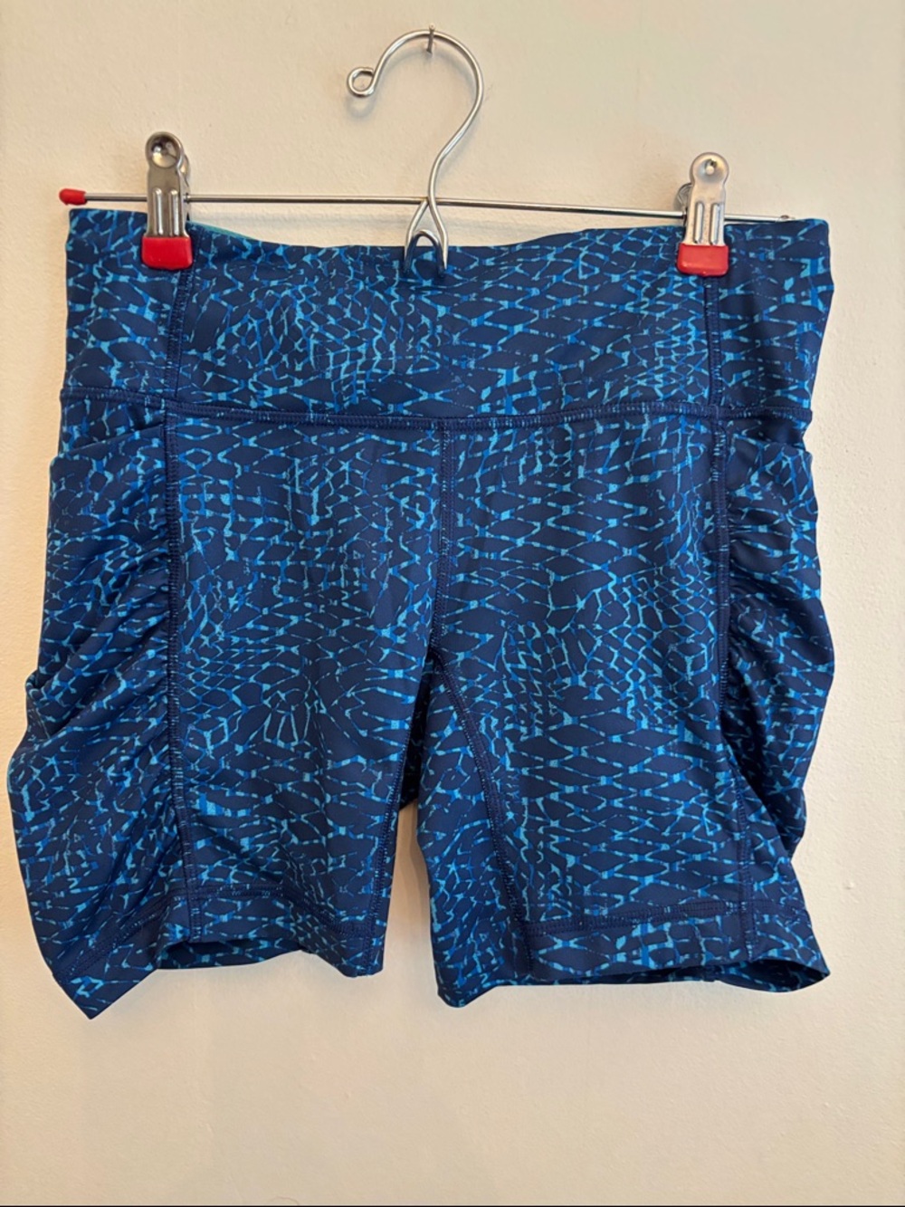 Lululemon Speed Track Shorts Samba Snake Kayak Blue Hero Blue Size 6
